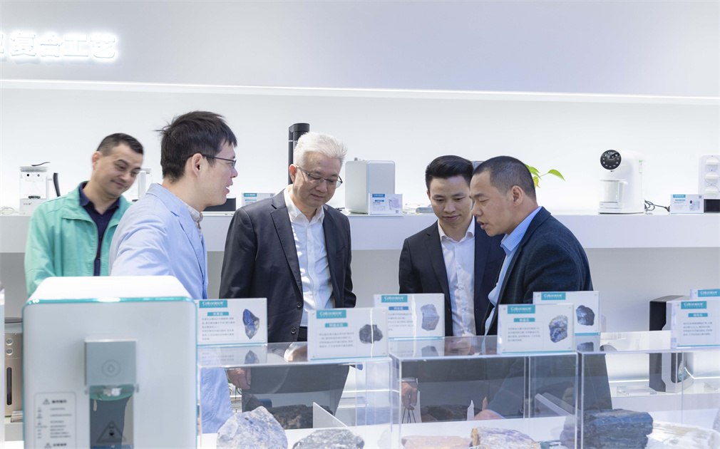 深圳市(shi)質(zhi)量強市(shi)促進(jin)會莅臨傢(jia)樂士參觀交流